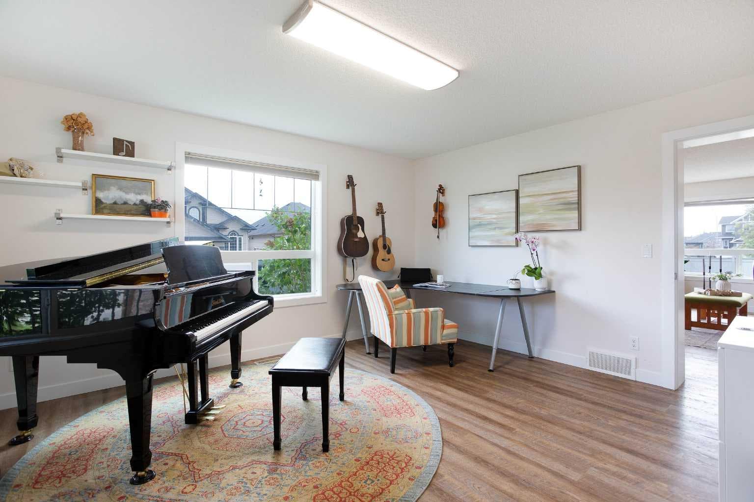 2 Kingston View SE