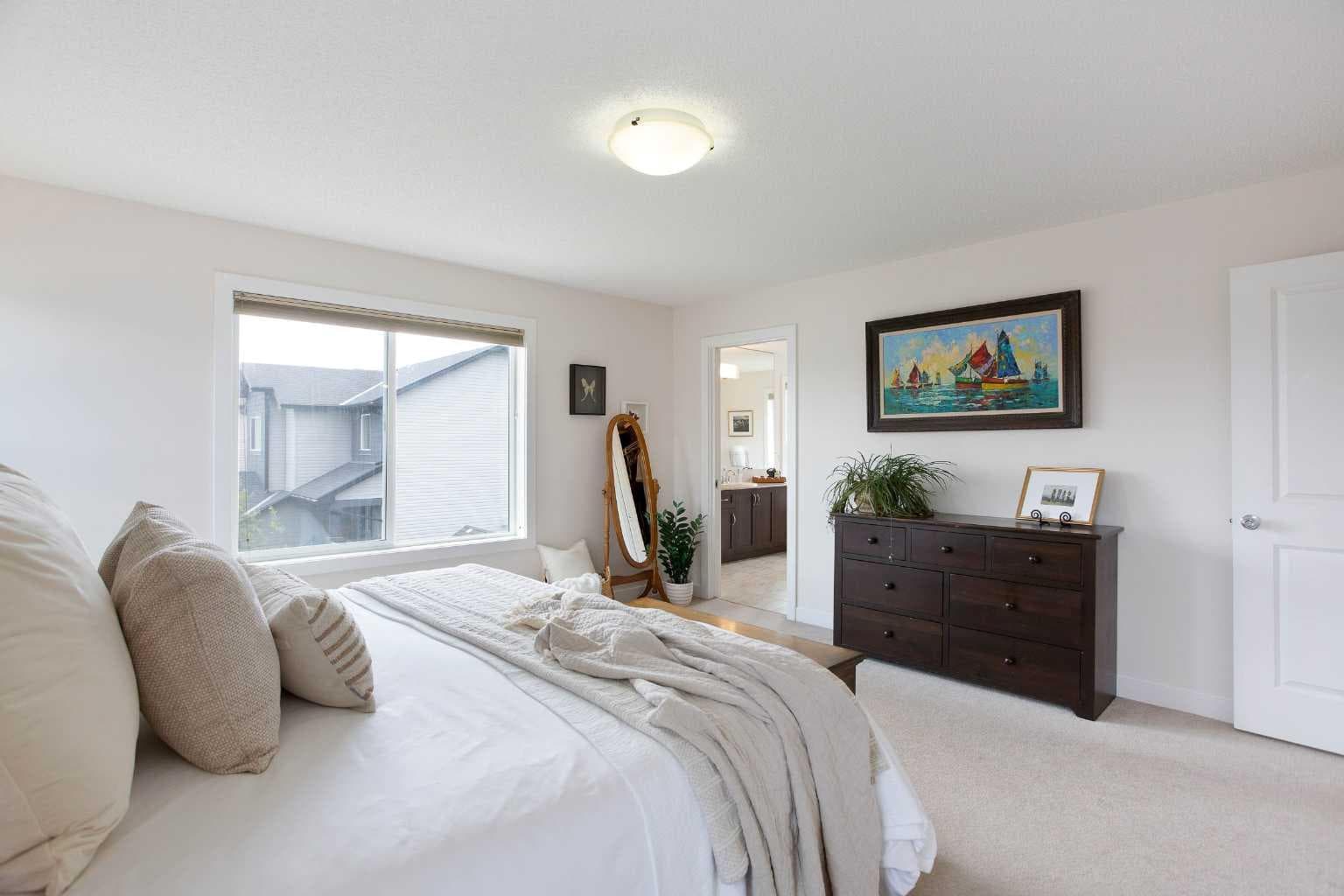 2 Kingston View SE