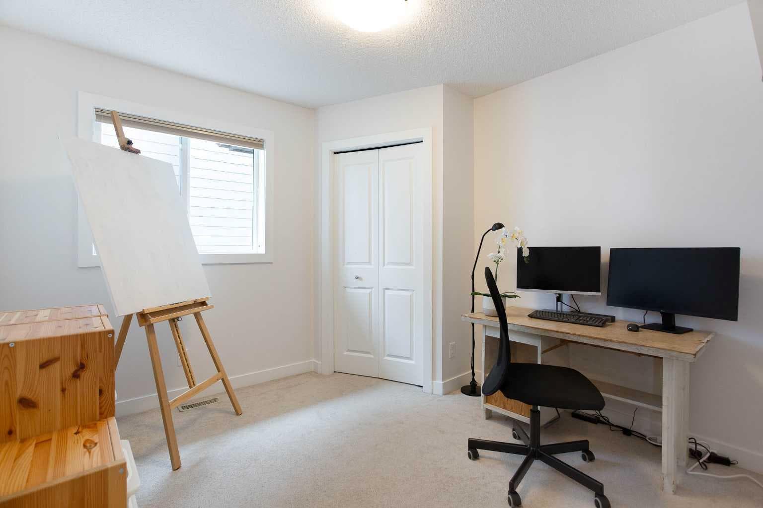 2 Kingston View SE