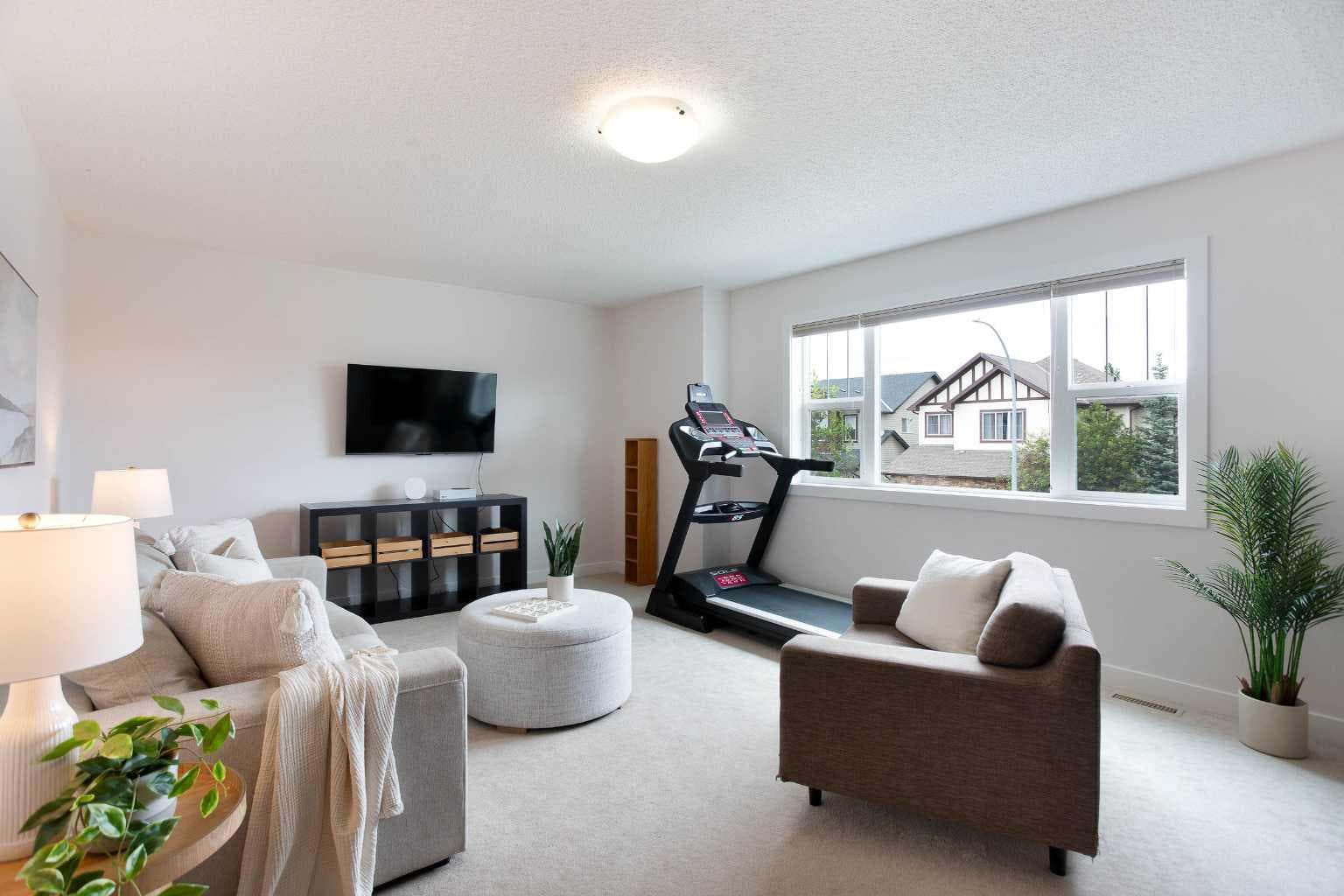 2 Kingston View SE