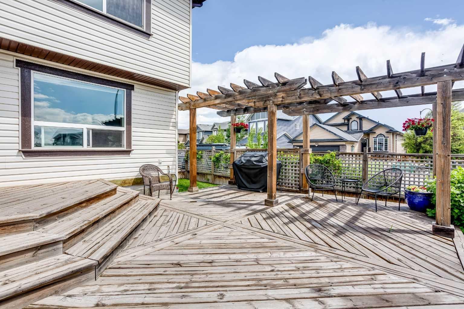 2 Kingston View SE