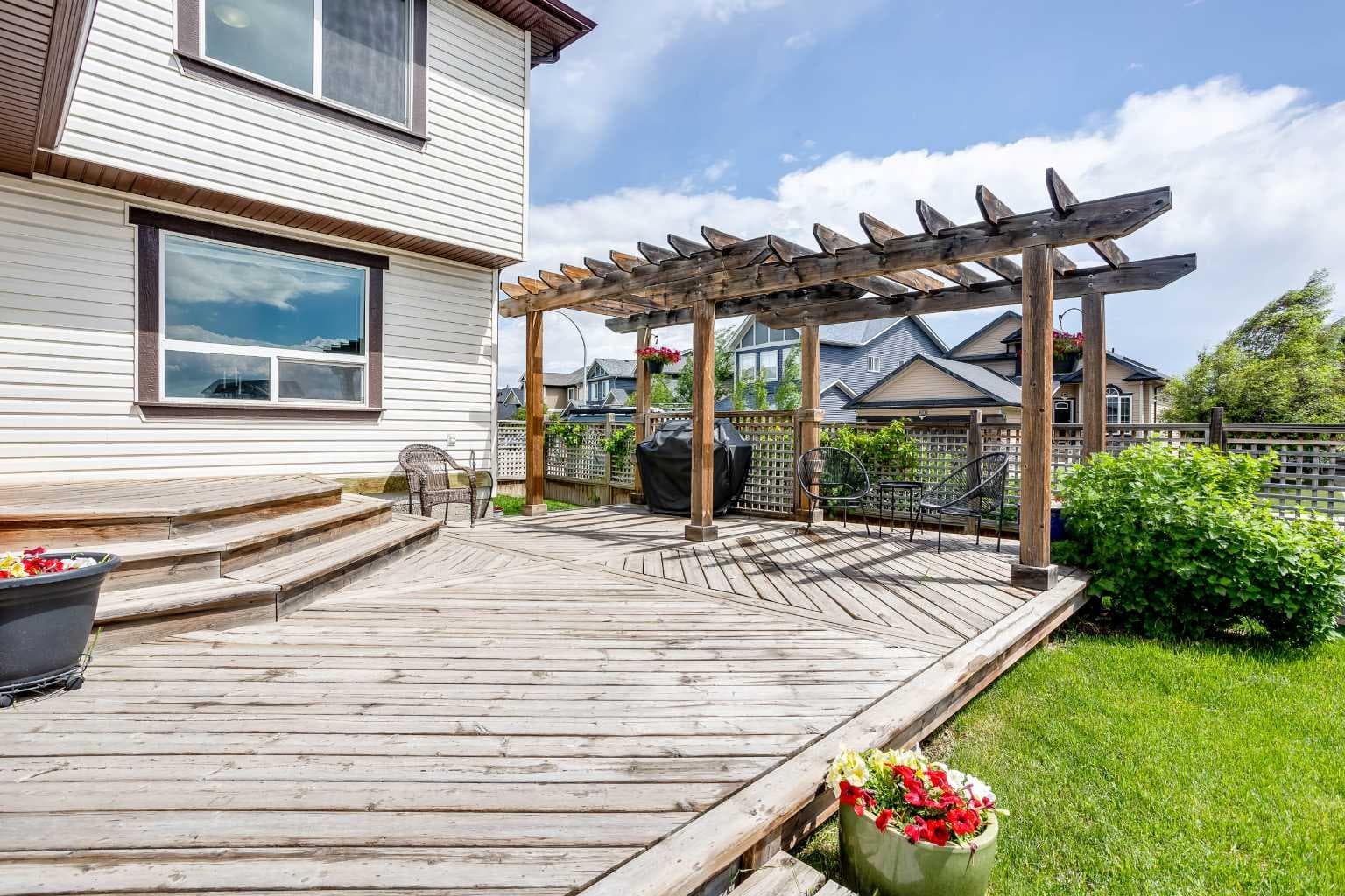 2 Kingston View SE