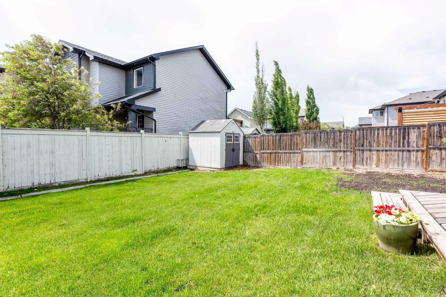 2 Kingston View SE