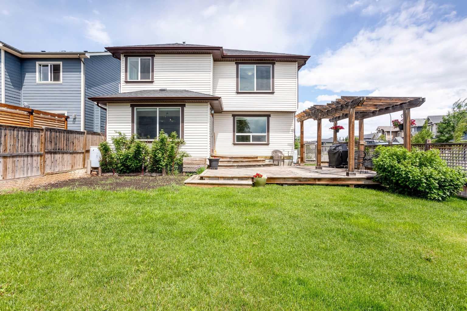 2 Kingston View SE