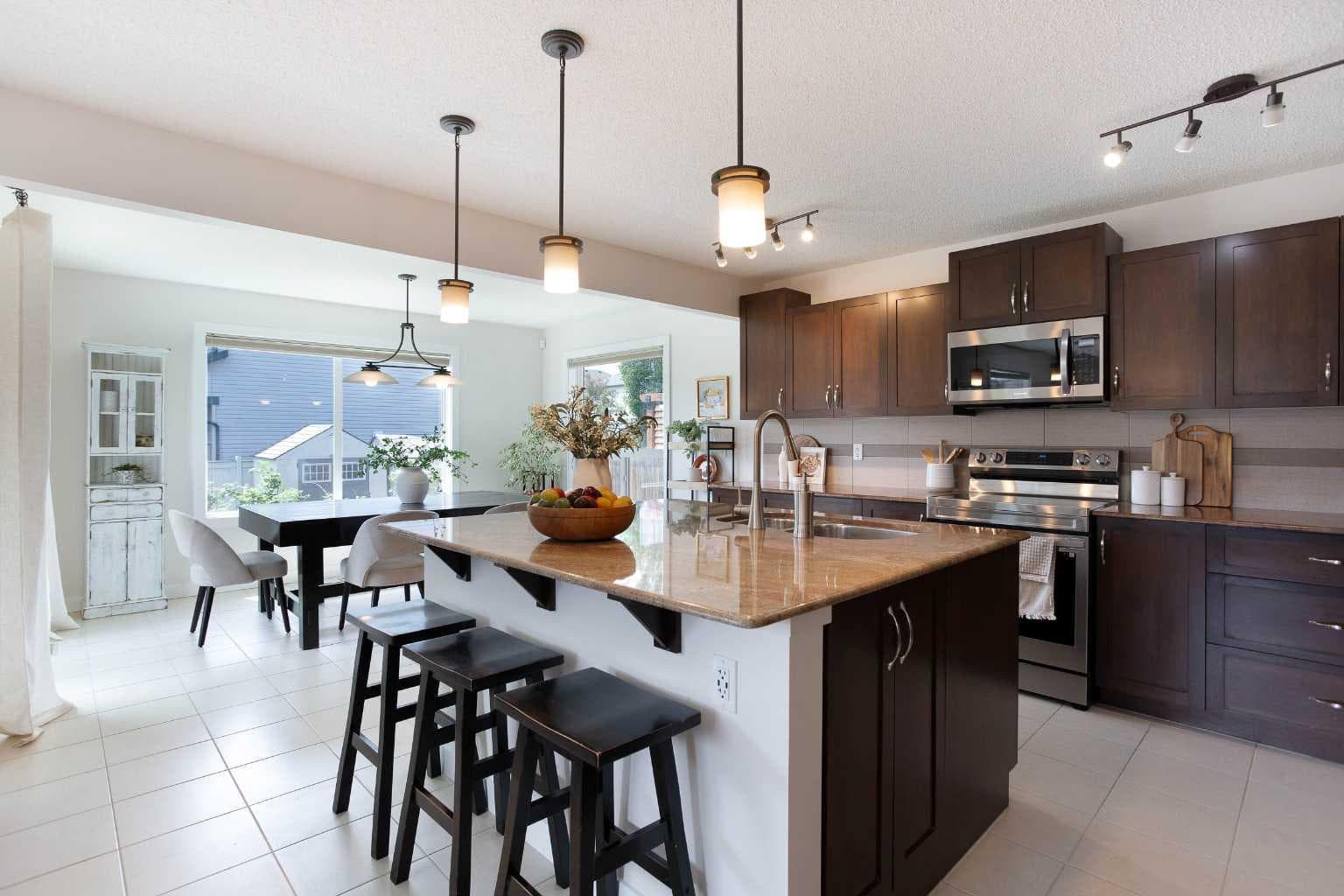 2 Kingston View SE