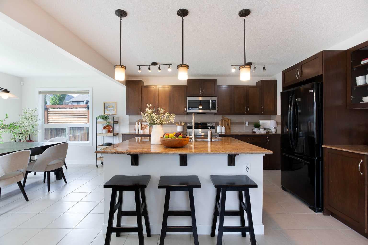 2 Kingston View SE