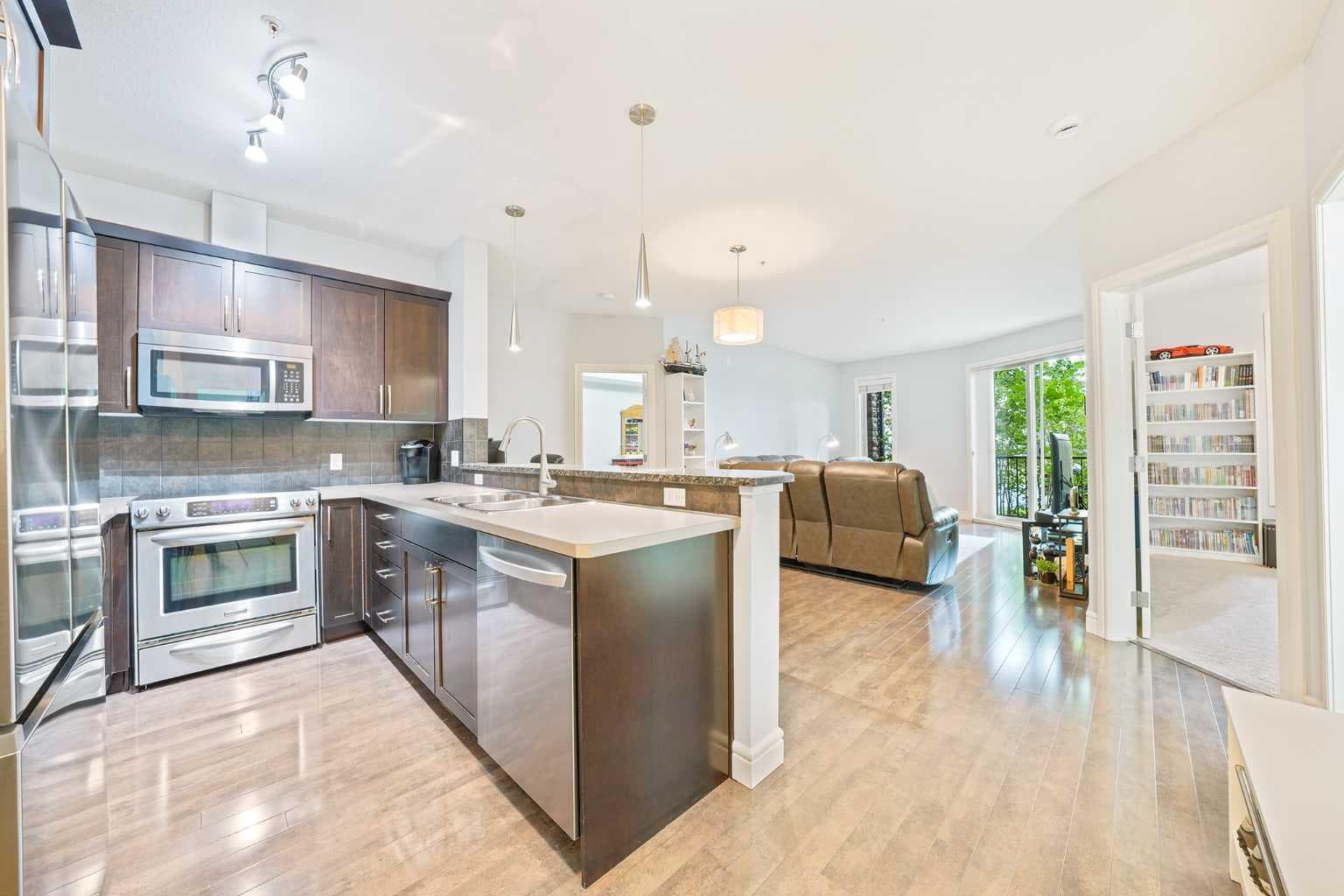 3104, 15 Sunset Square 
