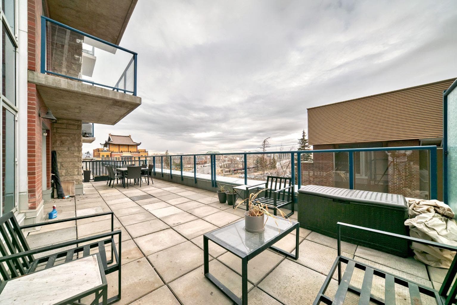 503, 922 5 Avenue SW