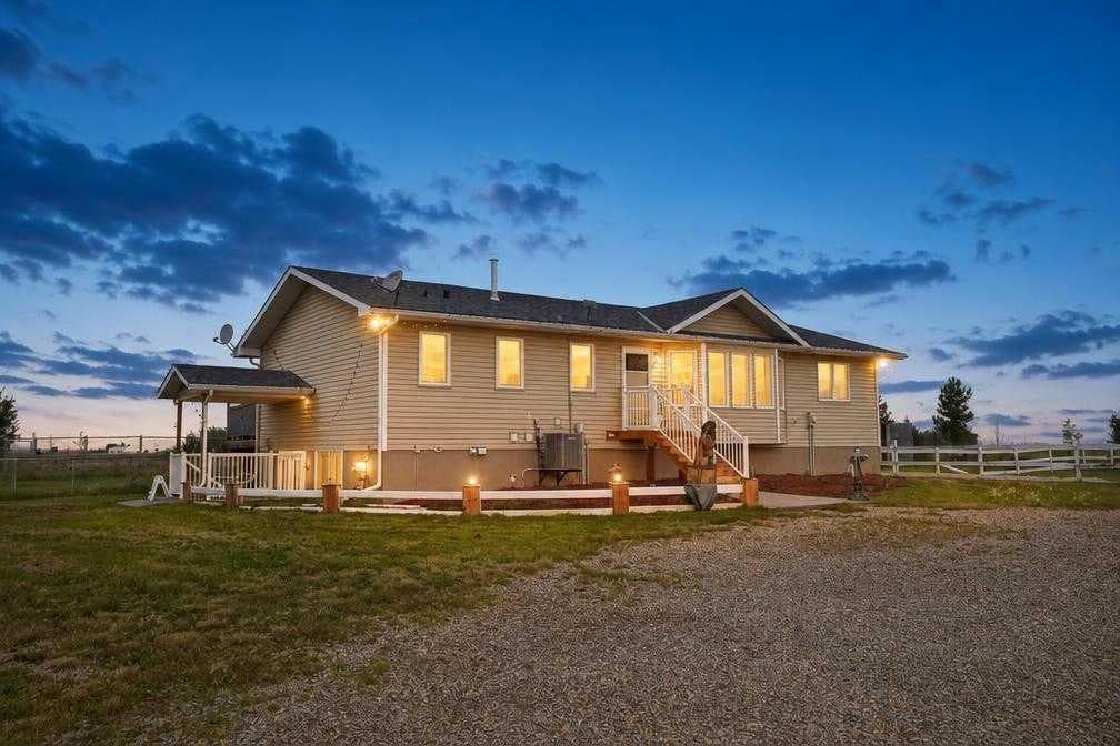 270092 Glenmore Trail 