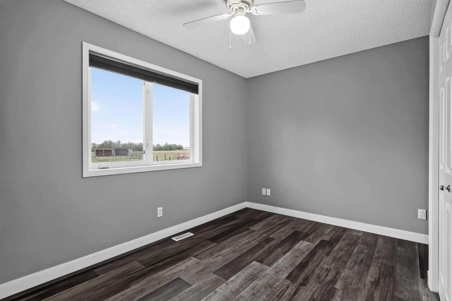 270092 Glenmore Trail 