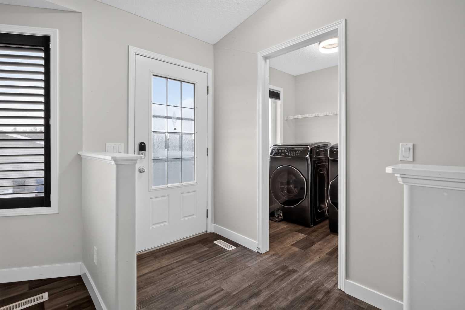 270092 Glenmore Trail 