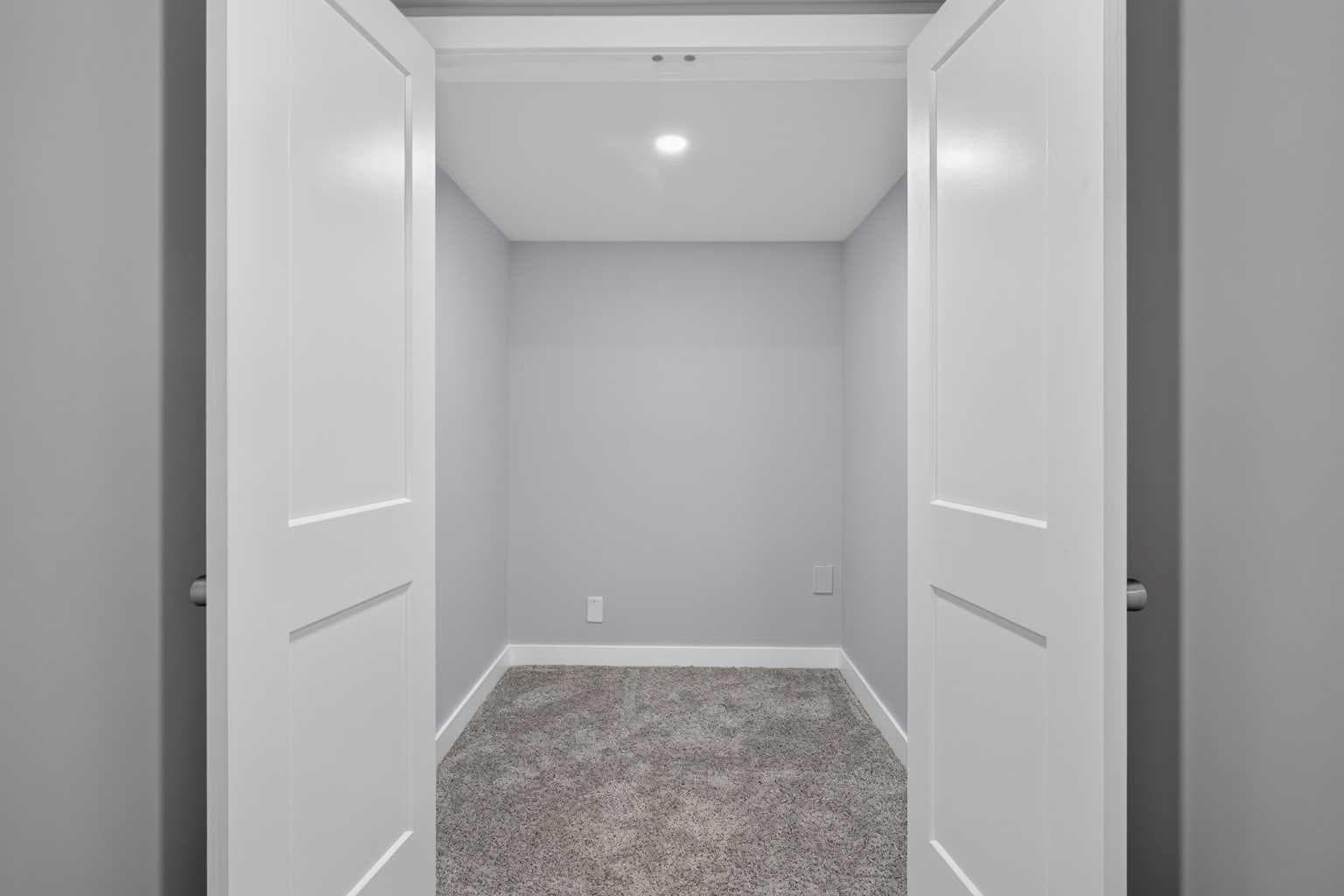 270092 Glenmore Trail 