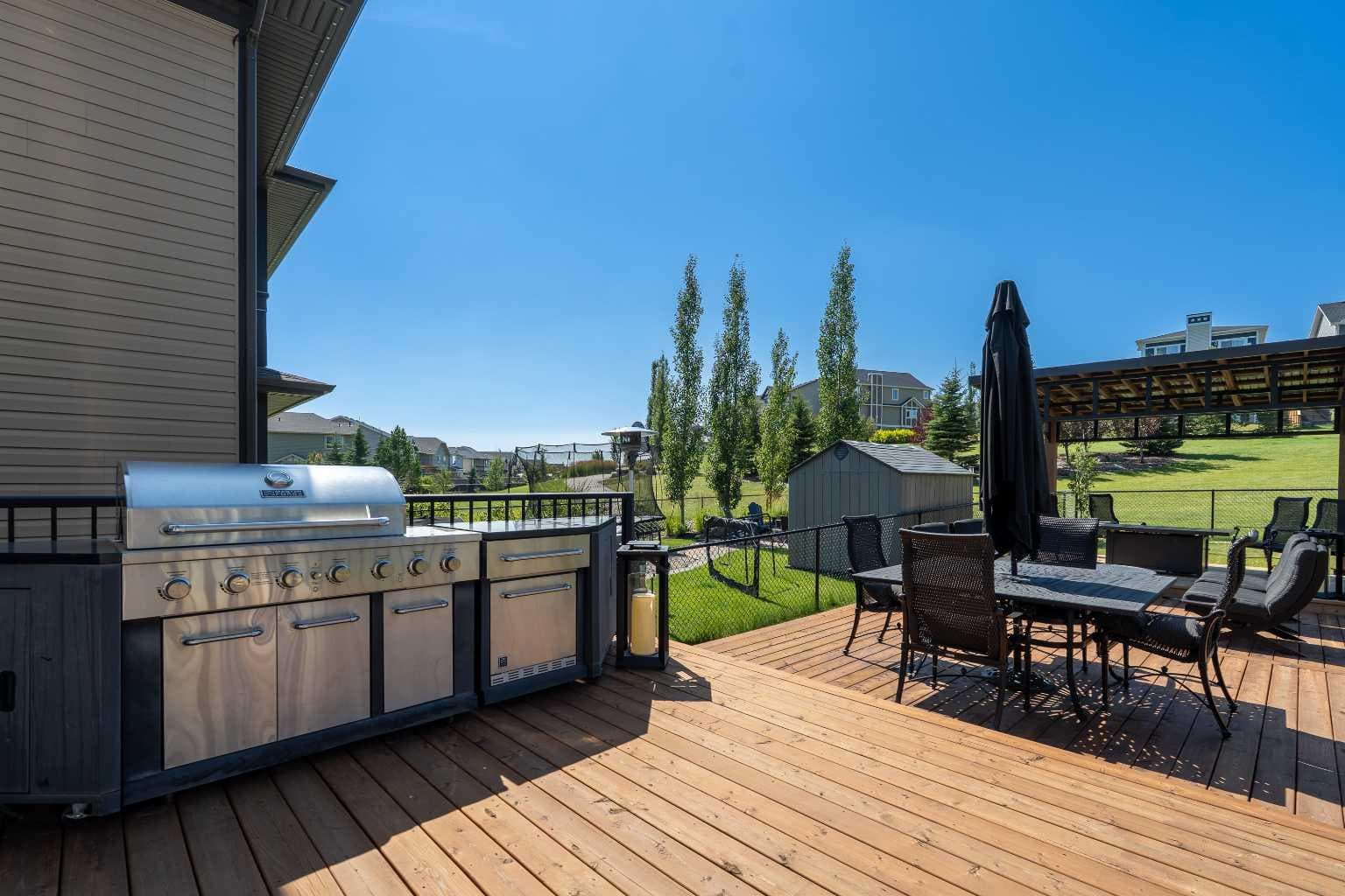 236 Hillcrest Drive SW