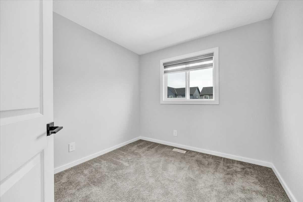 112 Langwell Common SE