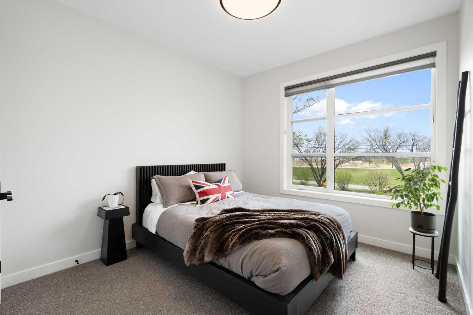 1141 Renfrew Drive NE