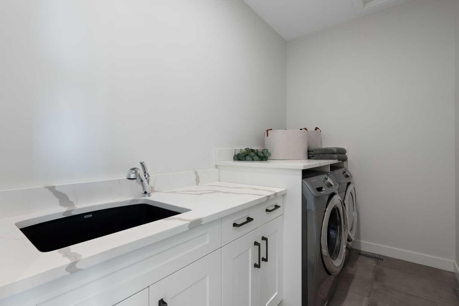 1141 Renfrew Drive NE