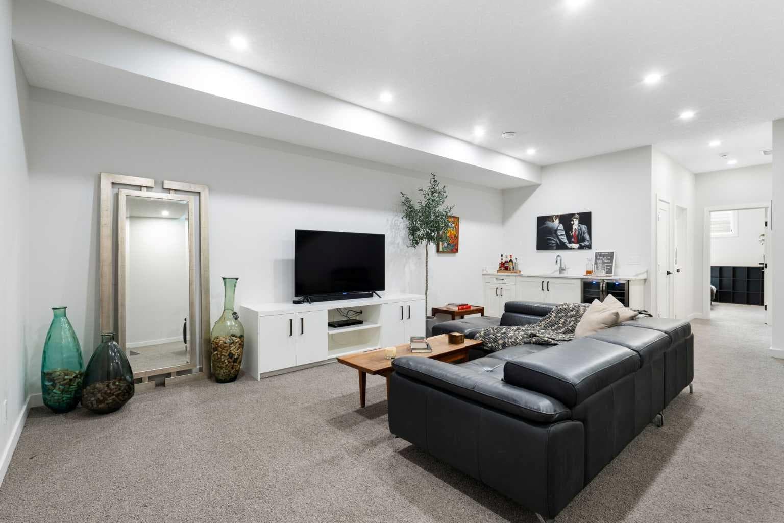 1141 Renfrew Drive NE