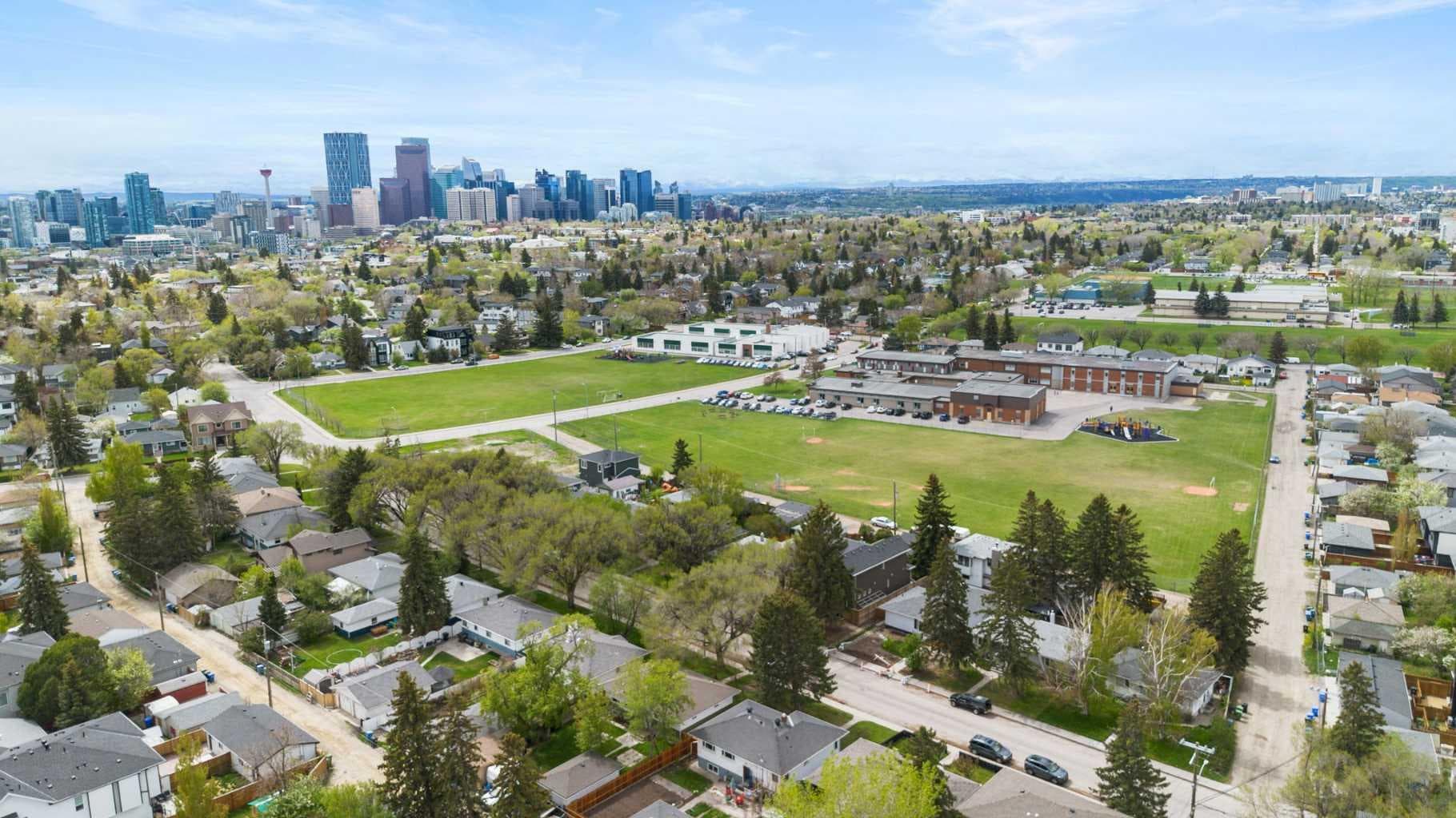 1141 Renfrew Drive NE