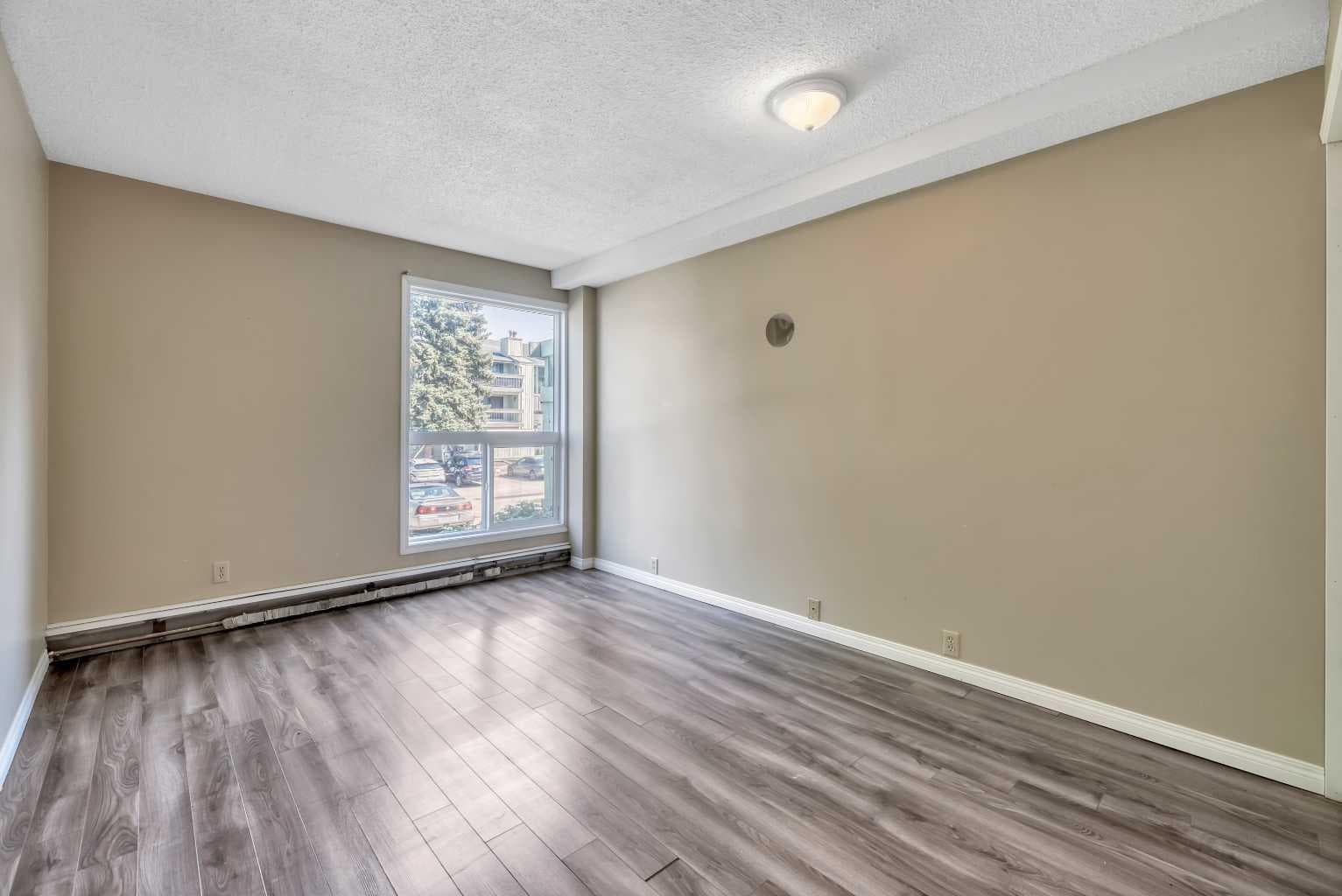 111, 10120 Brookpark Boulevard SW