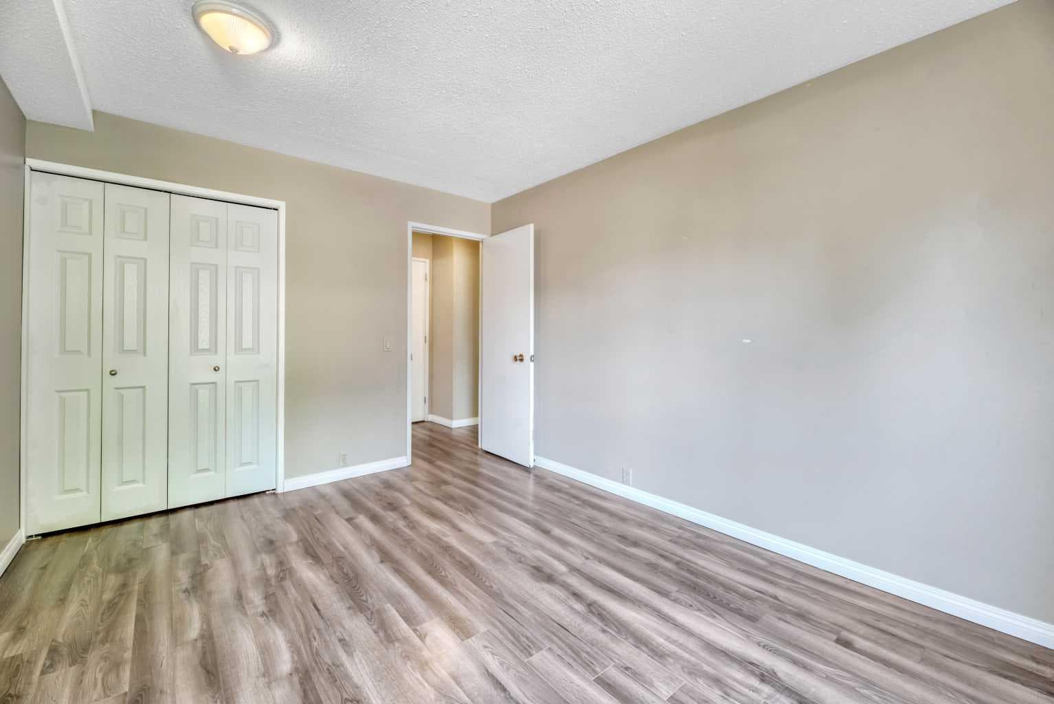 111, 10120 Brookpark Boulevard SW