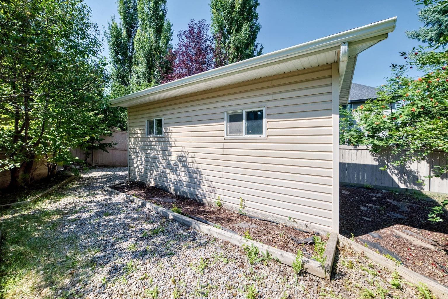 13 Cresthaven Way SW