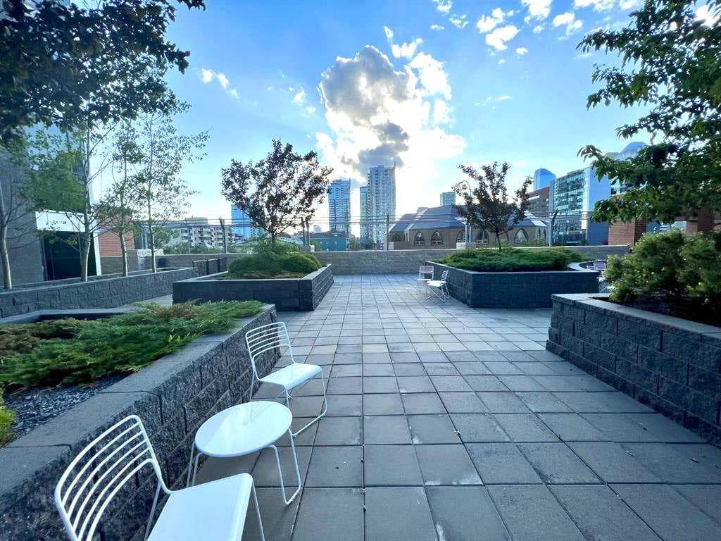 409, 1320 1 Street SE