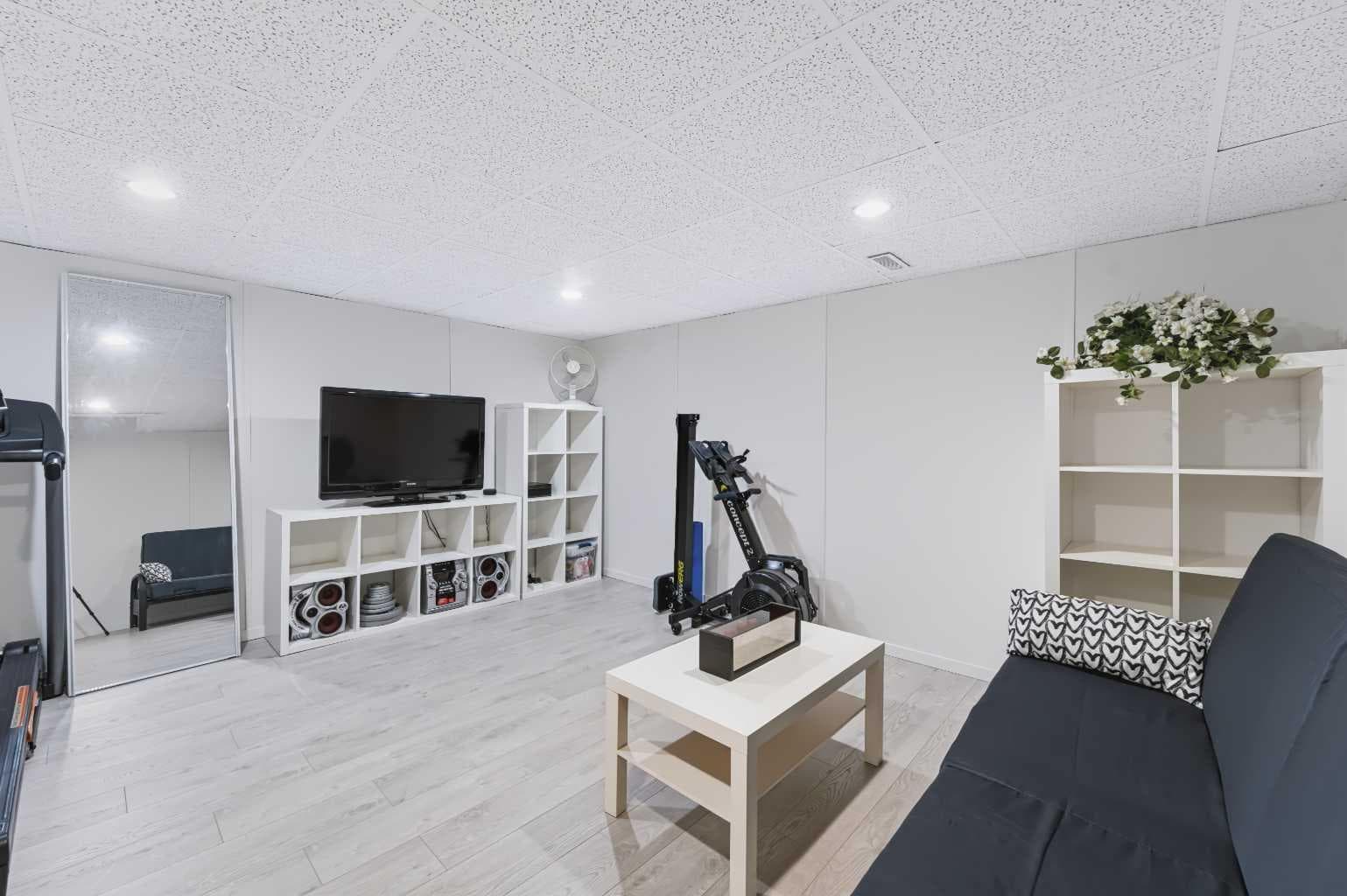 108 Falshire Terrace NE