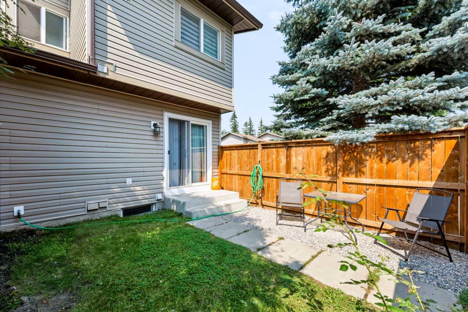108 Falshire Terrace NE