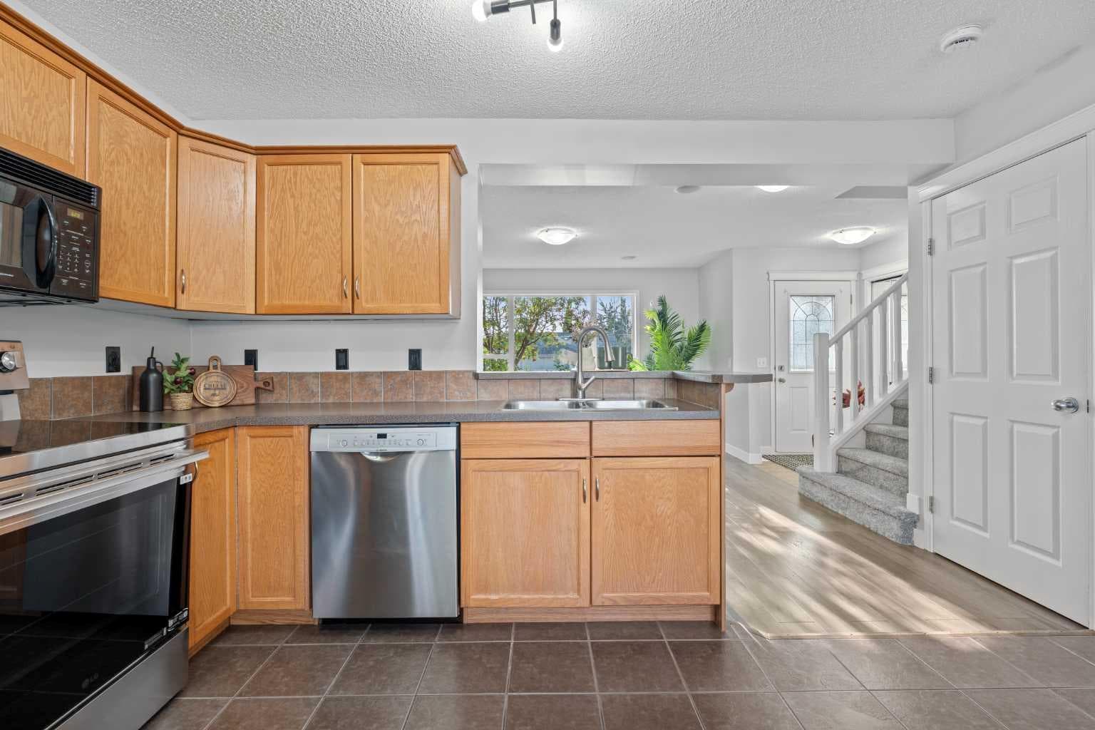 352 Sagewood Park SW