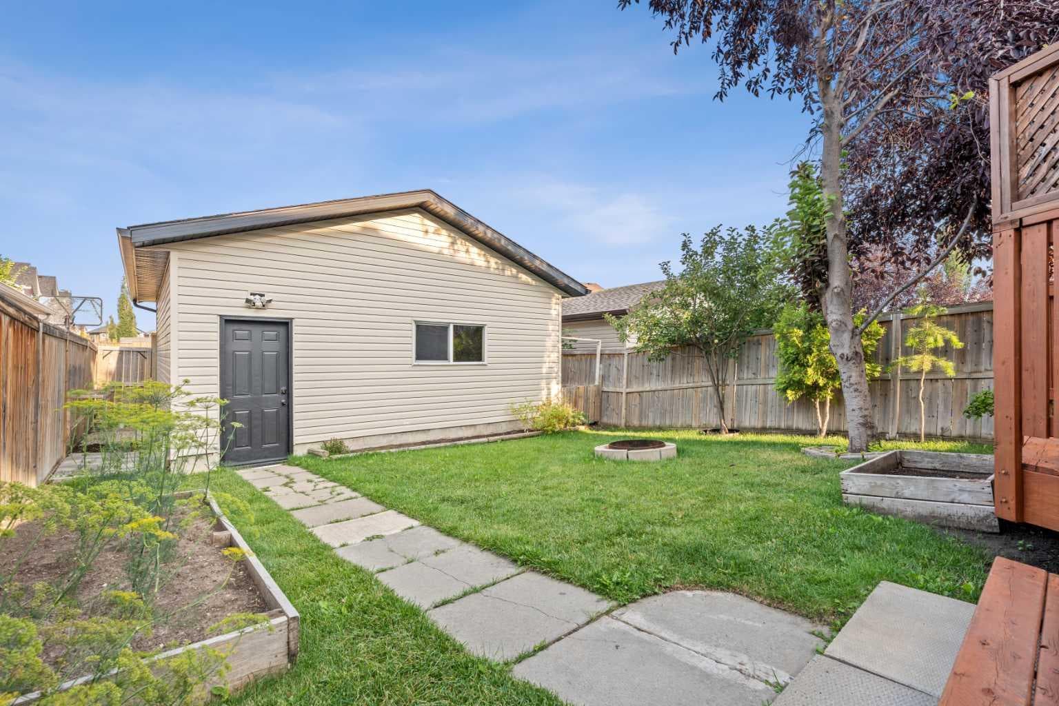 352 Sagewood Park SW