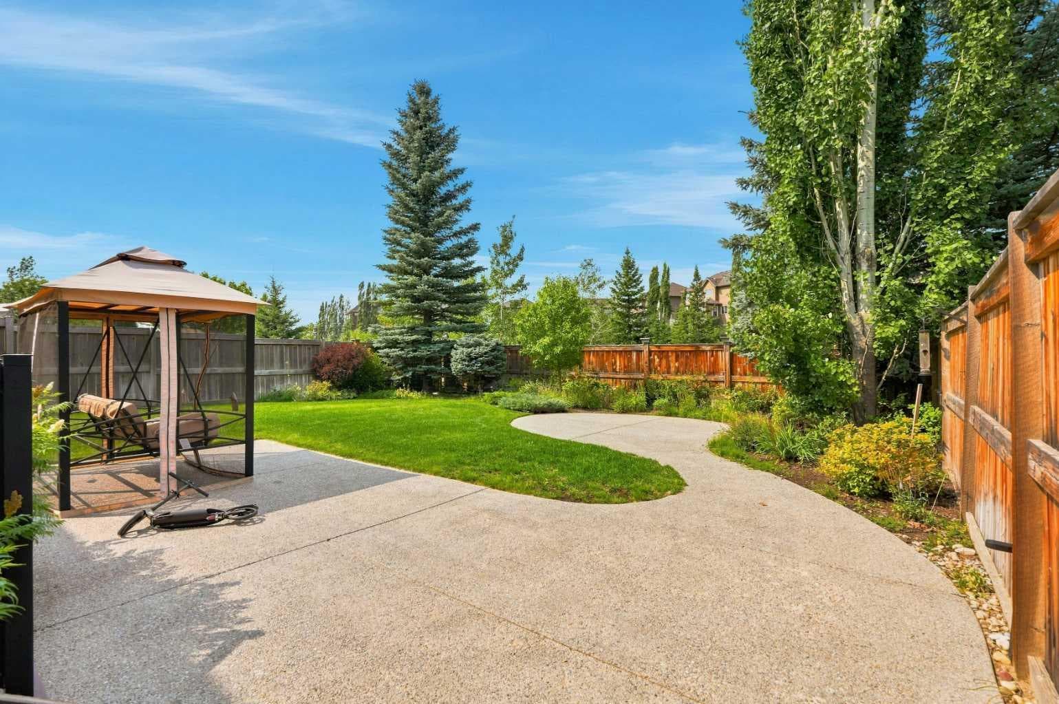 163 Cranarch Circle SE