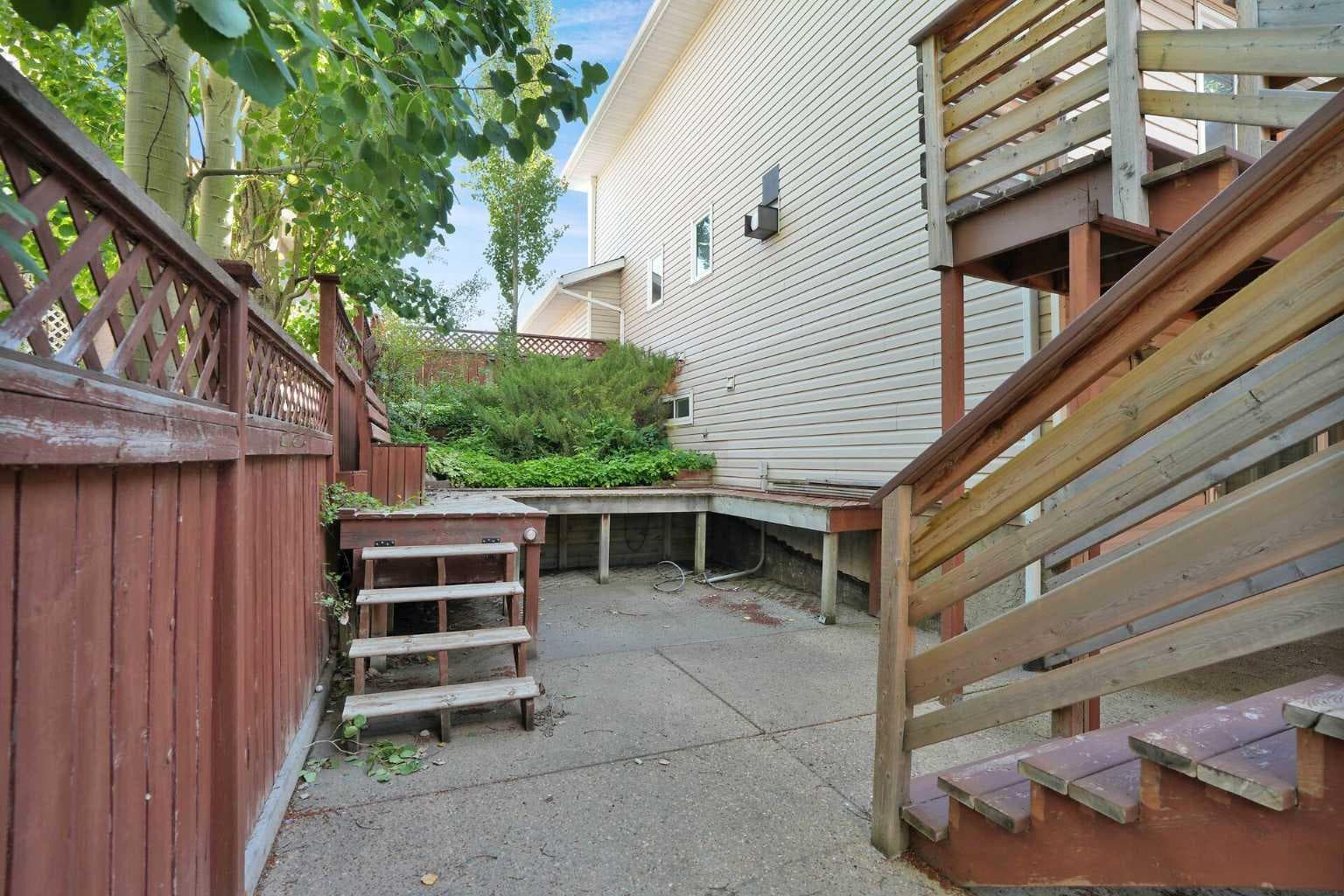 62 West Mitford Crescent 