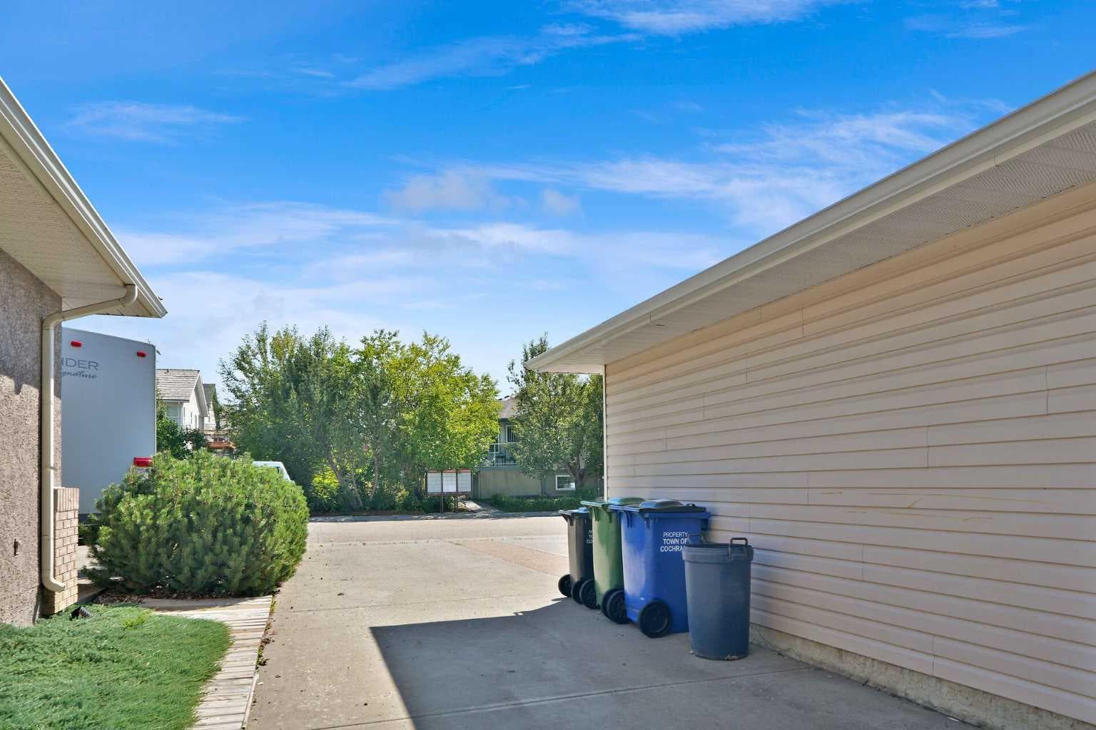 62 West Mitford Crescent 