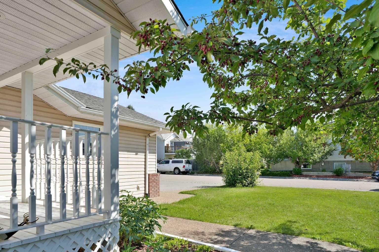 62 West Mitford Crescent 