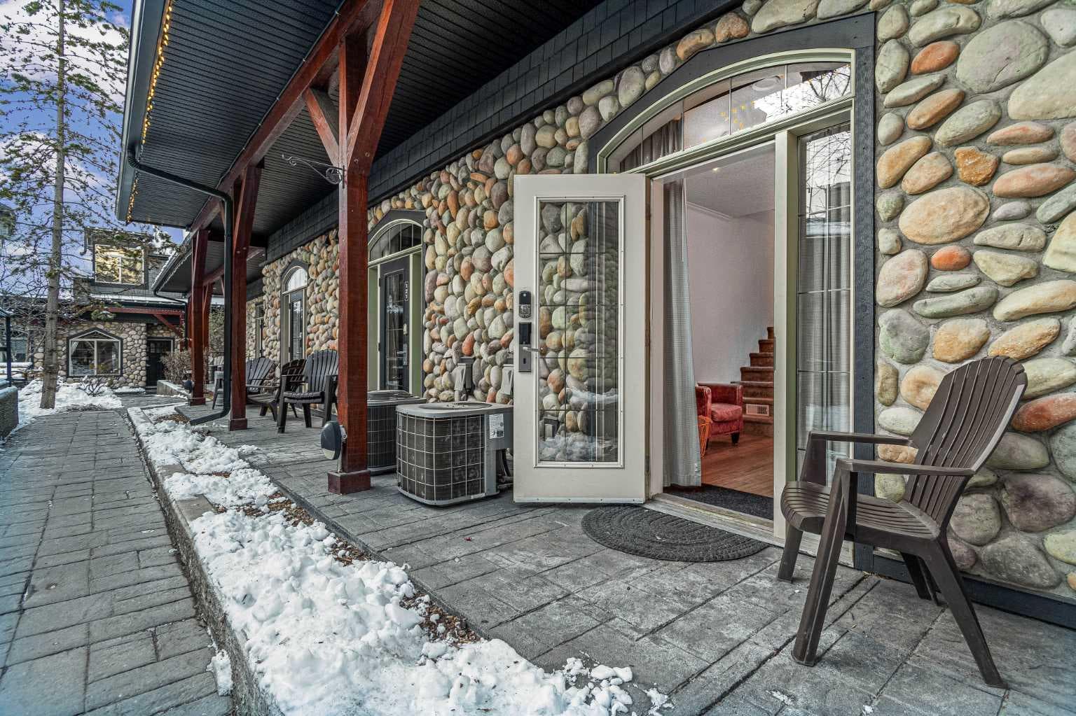 122, 140 Kananaskis Way 