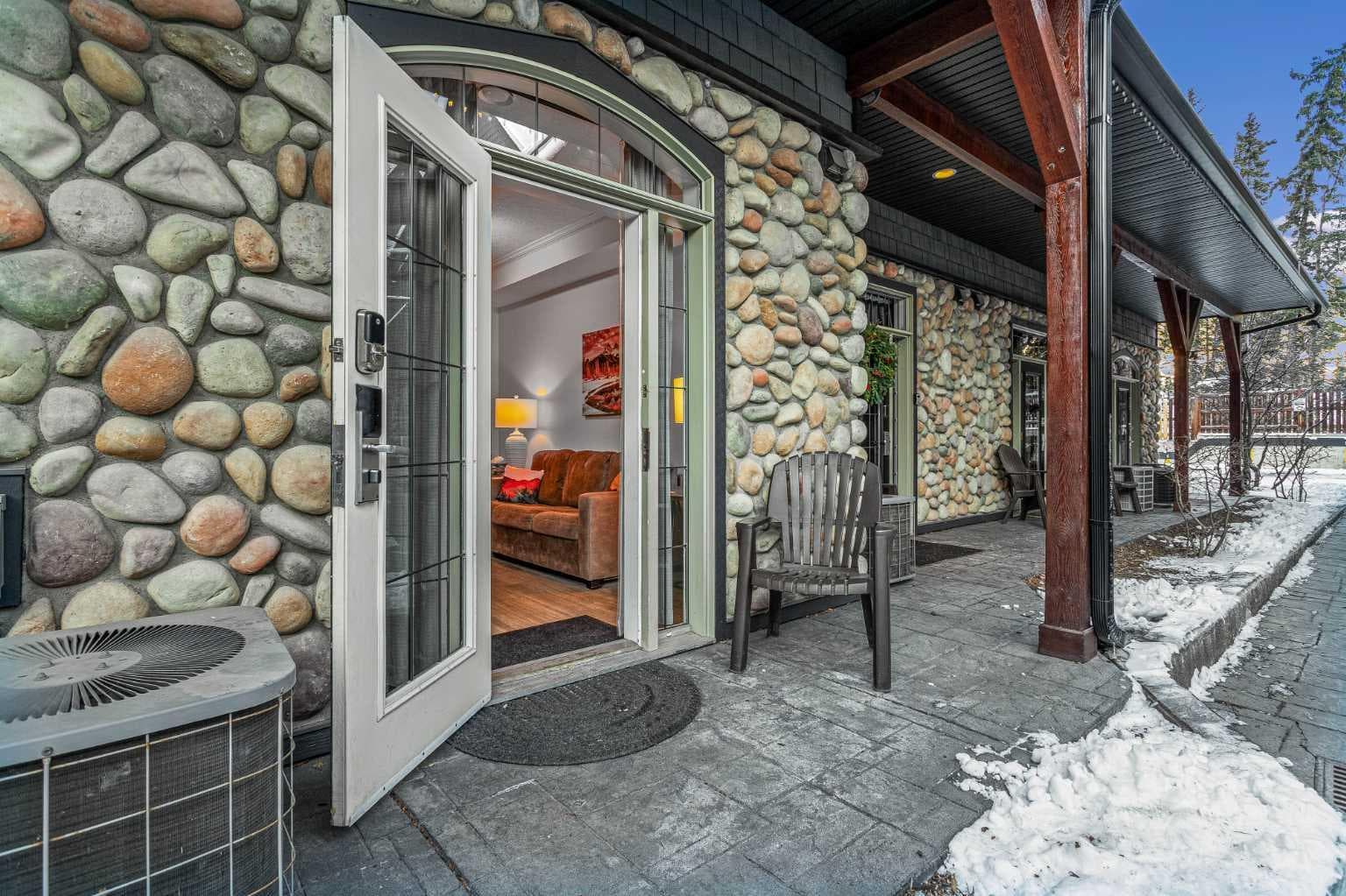 122, 140 Kananaskis Way 