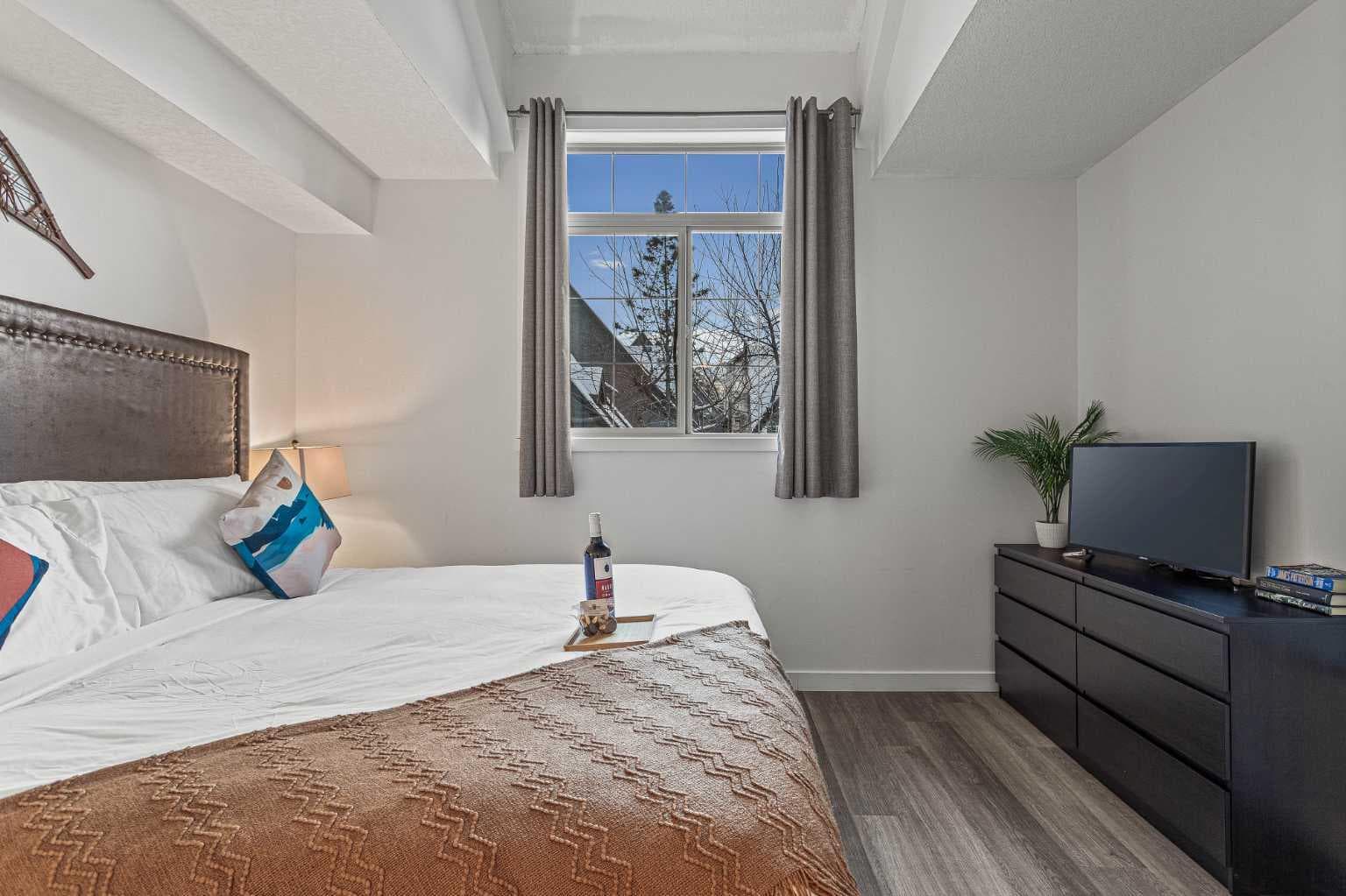122, 140 Kananaskis Way 