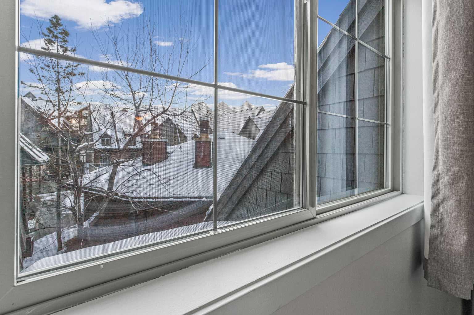 122, 140 Kananaskis Way 