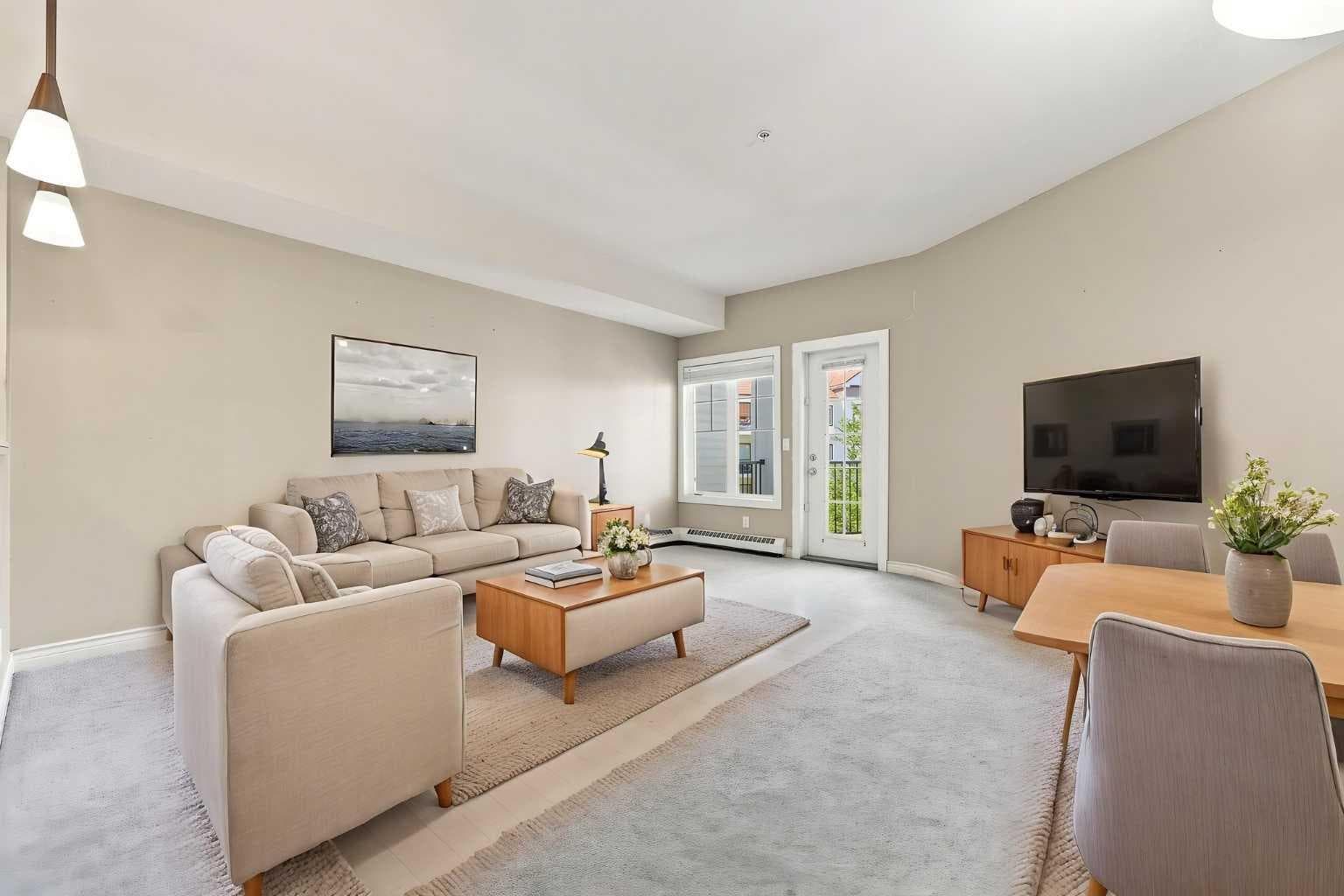 317, 60 Royal Oak Plaza NW