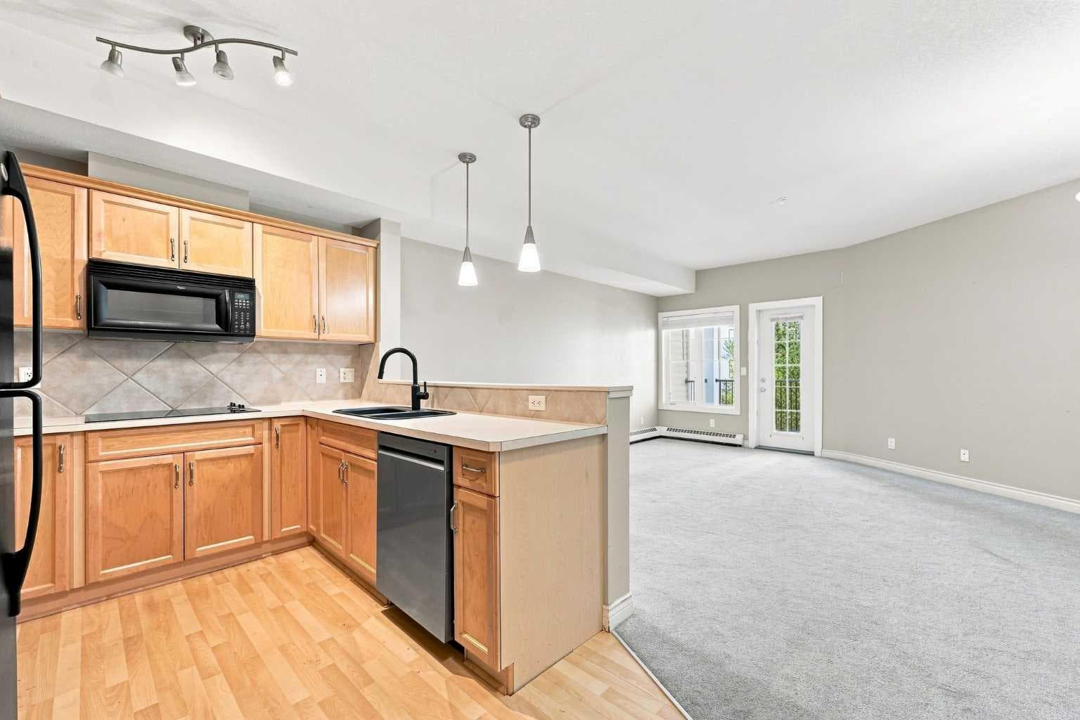 317, 60 Royal Oak Plaza NW