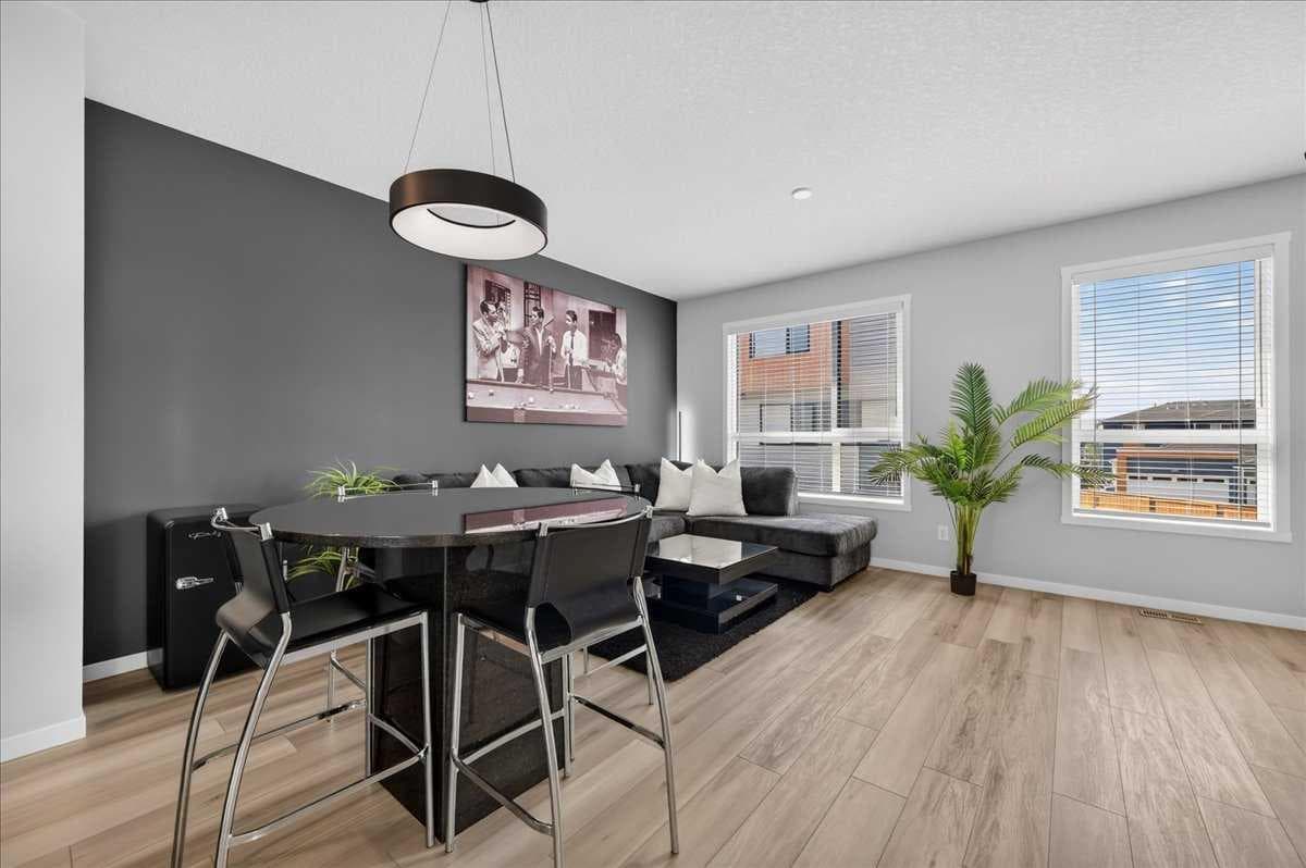 401, 81 Midtown Boulevard SW
