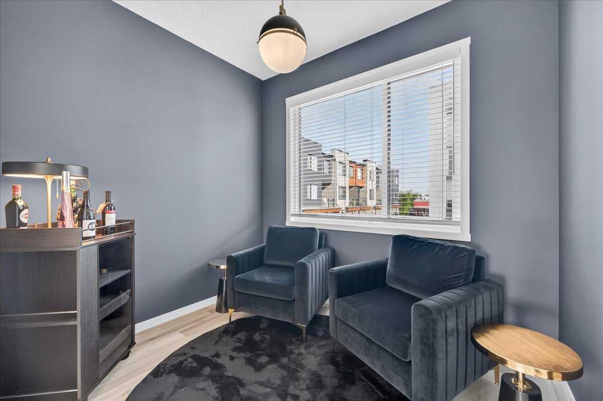 401, 81 Midtown Boulevard SW