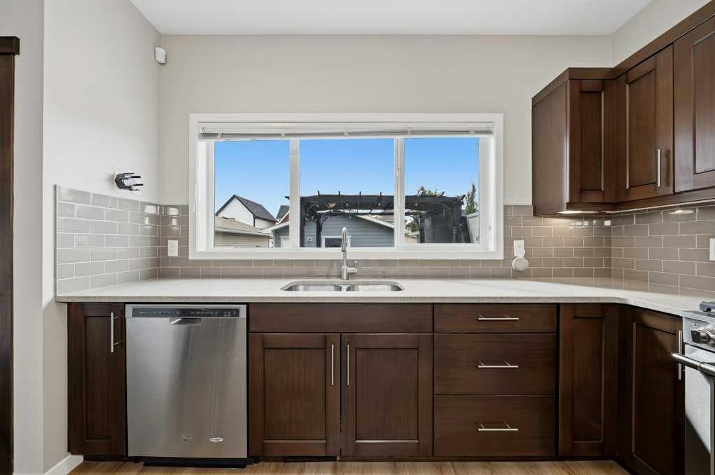 146 Mahogany Grove SE