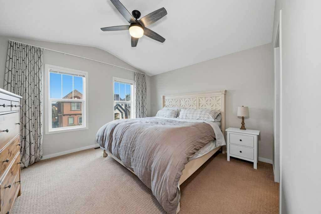 146 Mahogany Grove SE