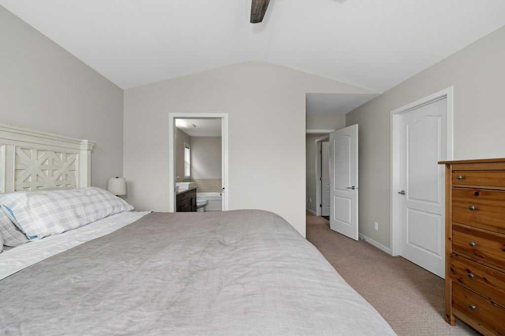 146 Mahogany Grove SE