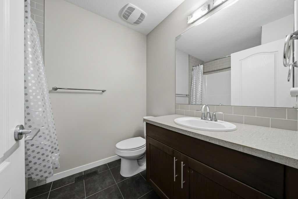 146 Mahogany Grove SE
