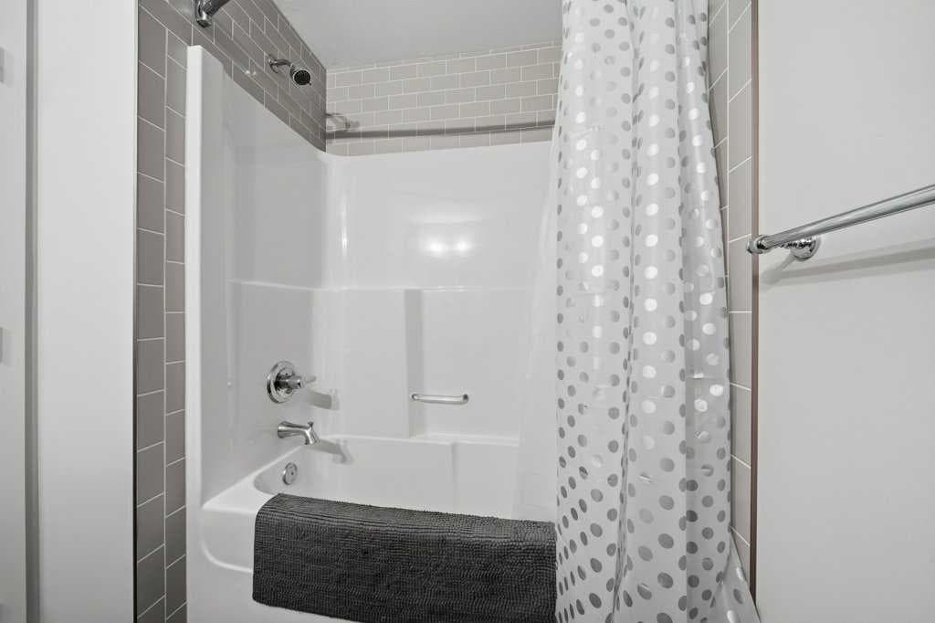 146 Mahogany Grove SE