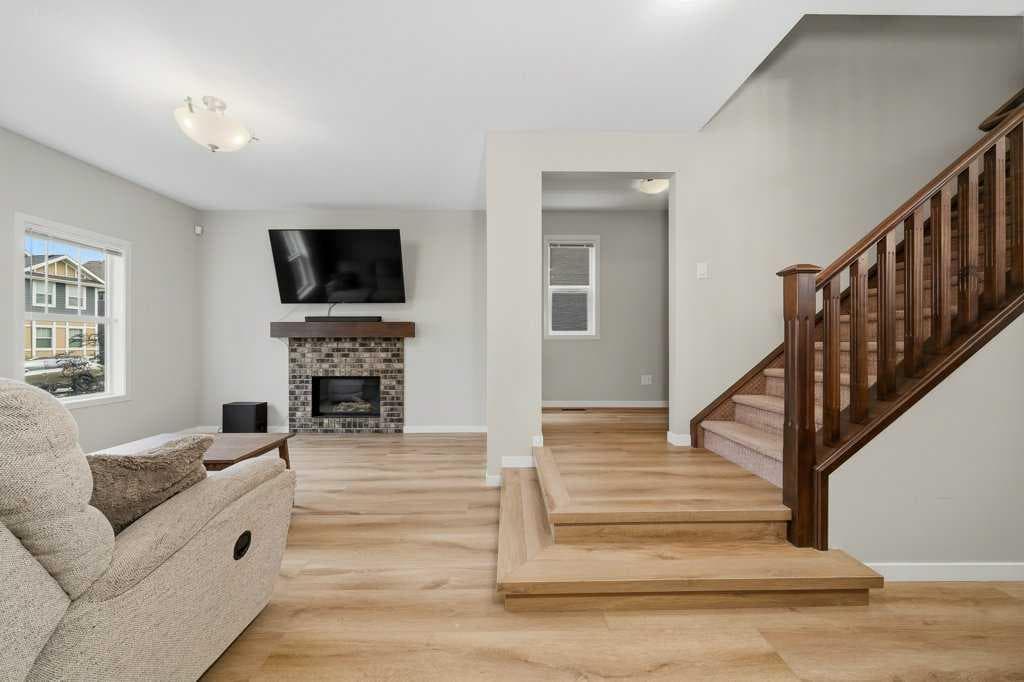 146 Mahogany Grove SE