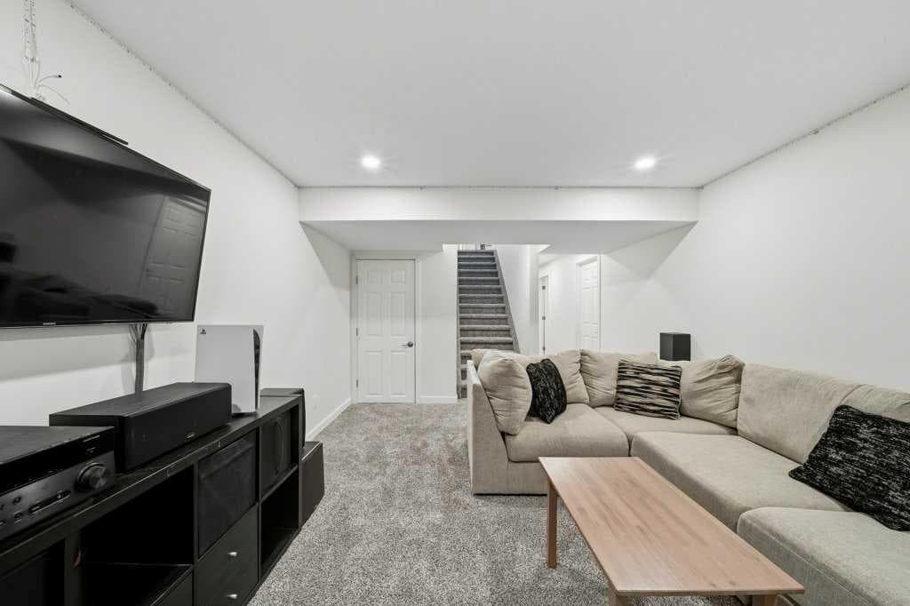146 Mahogany Grove SE