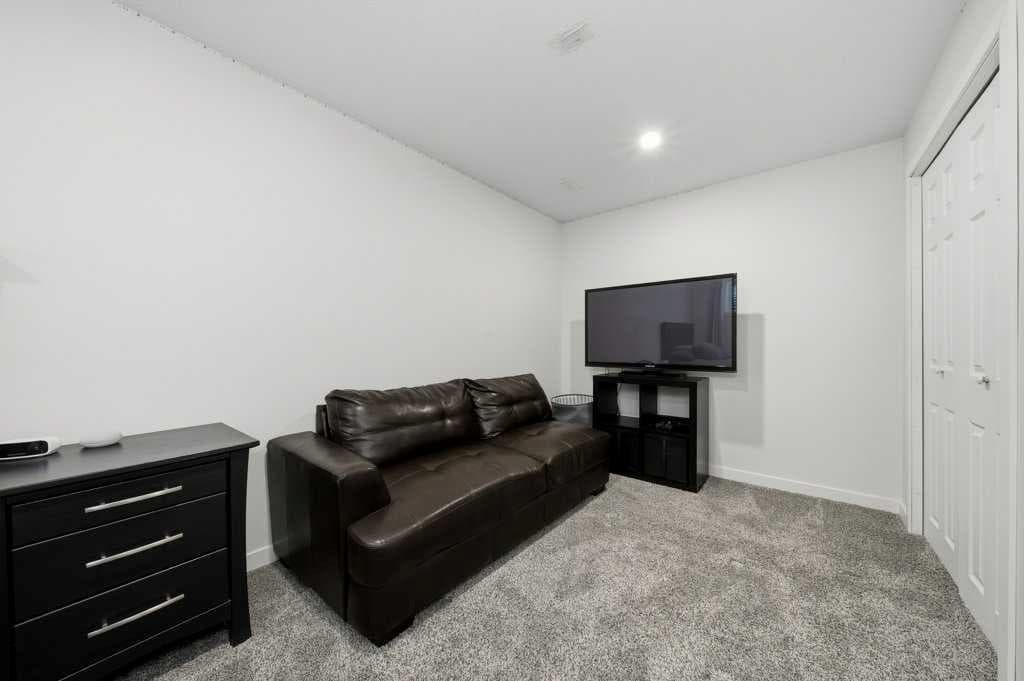 146 Mahogany Grove SE